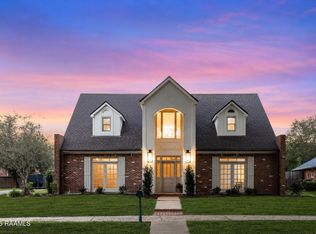 215 Spyglass Ln, Broussard, LA 70518
