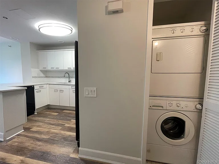 50 E Hartsdale Ave #2H — Photo 18