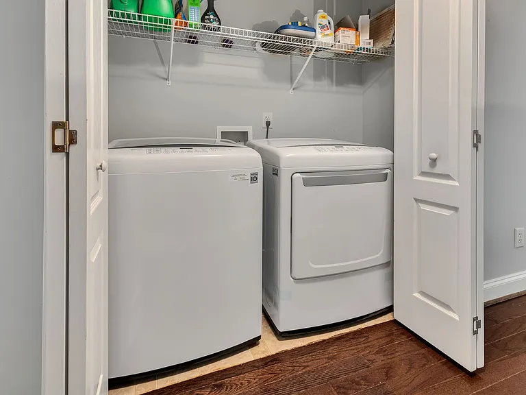 1077 Woodbury Falls Dr — Photo 23