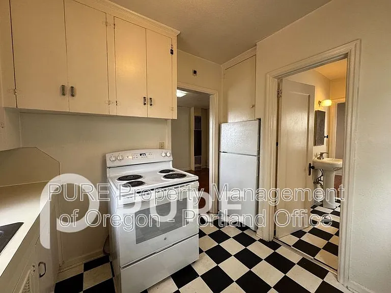 715 NE 20th Ave #1 — Photo 2