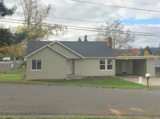 982 W Broccoli St, Roseburg, OR