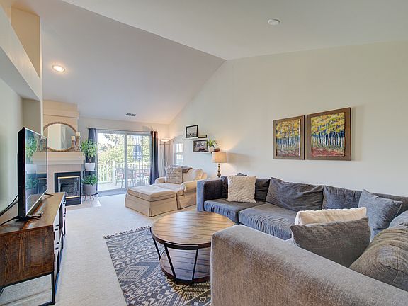 5th image of 2999 Waters Edge Cir #2999