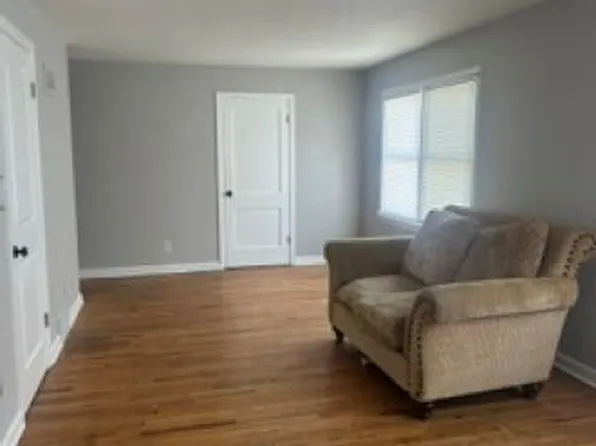 325 E Locust St #1, Davenport, IA 52803
