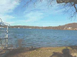 4704 Clear Lake Shore Dr, Grass Lake, MI 49240