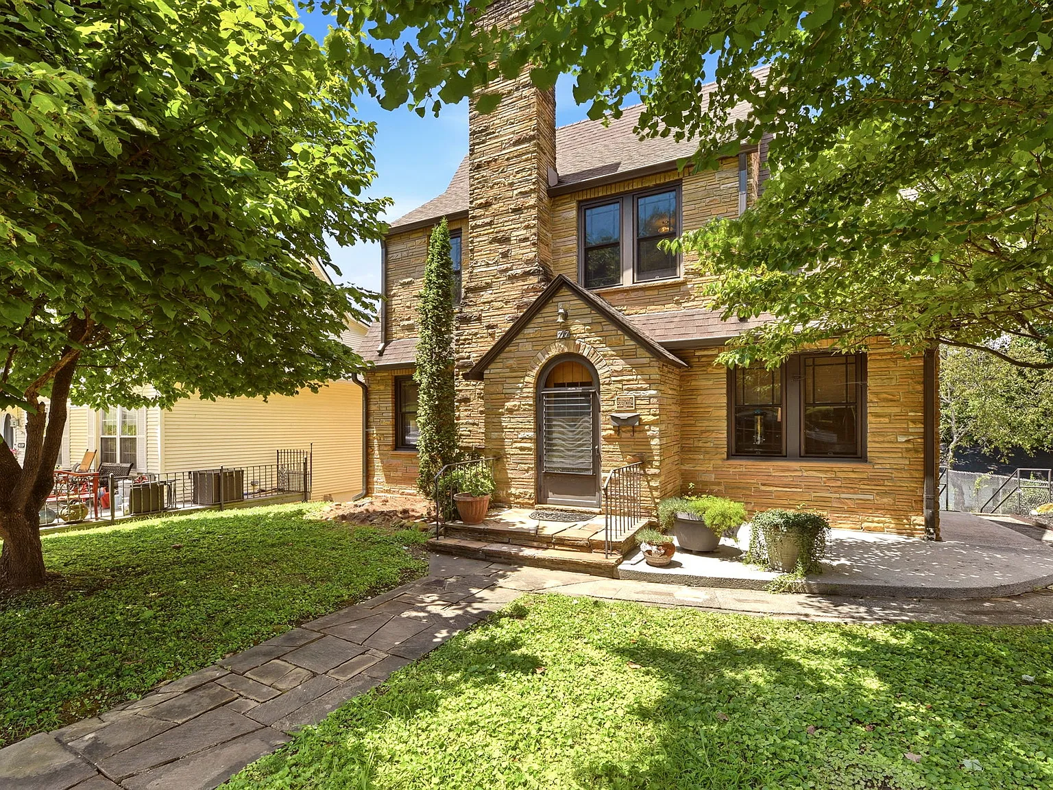 3 bed, 1734 sqft, $4,500 — Photo 3