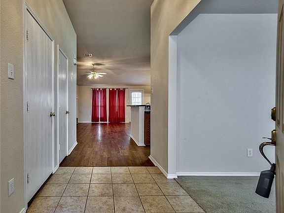 3rd image of 6008 Winter Park Ln