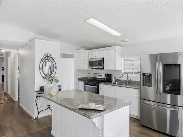 25114 Avenida Valencia, Homeland, CA 92548