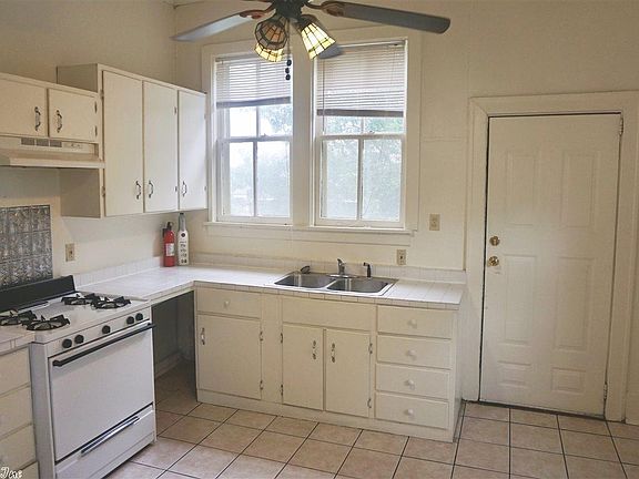 2nd image of 1401 Cumberland St