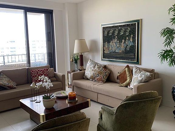 5th image of 251 Crandon Blvd APT 929