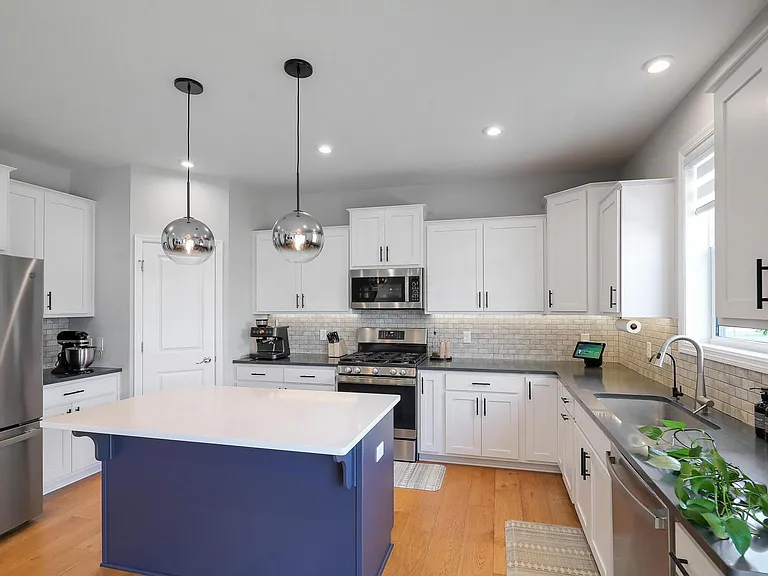 1947 Mulberry Ln — Photo 7