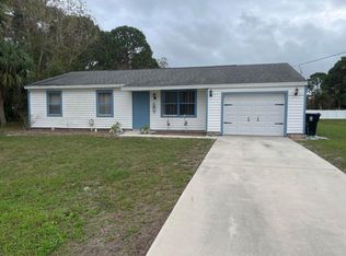 2122 SE Heathwood Circle, Port St Lucie, FL 34952