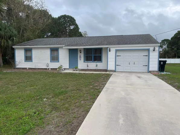 2122 SE Heathwood Circle, Port St Lucie, FL 34952
