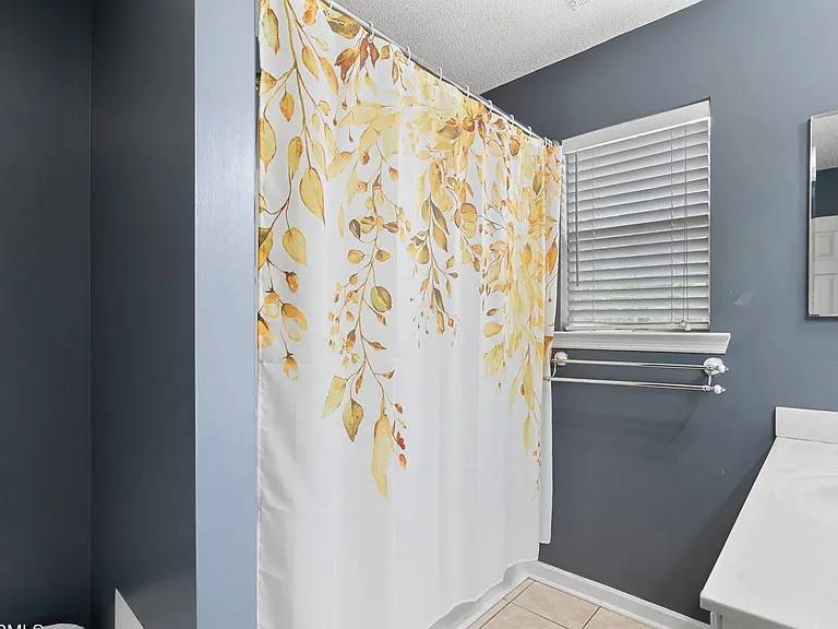 Royal Pines Blvd — Photo 15