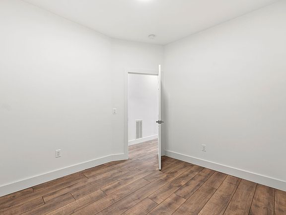 4th image of 855 S 14th St Floor 1