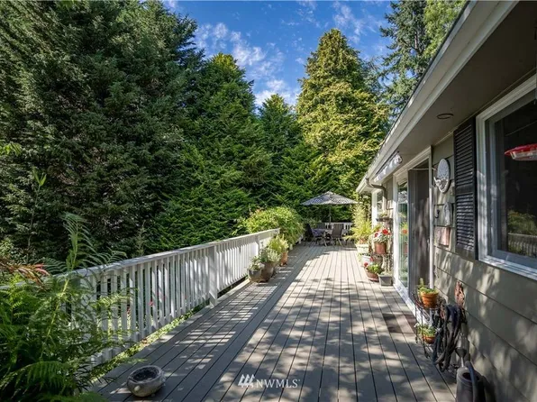 11825 8th Ave NW, Seattle, WA 98177