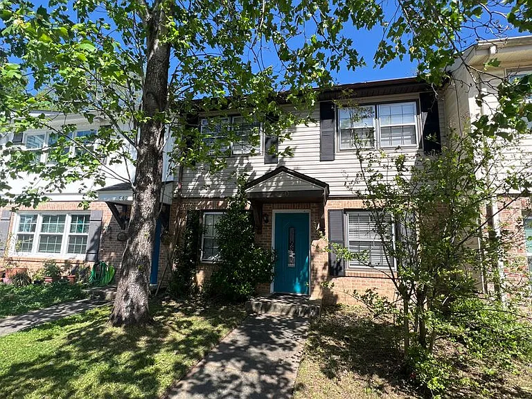 540 Oak Meadow Ln — Photo 16