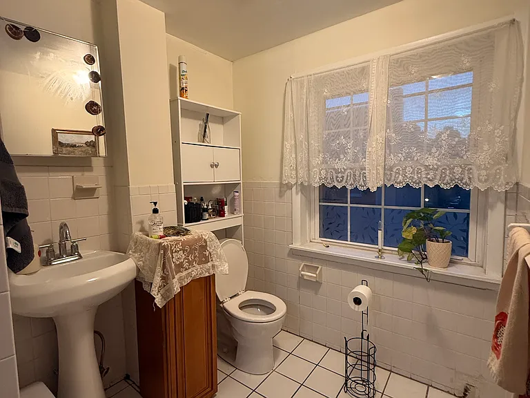 255 S 10th St #2 — Photo 10