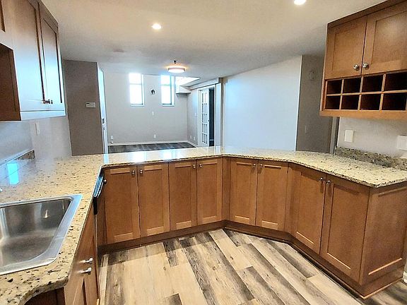 4th image of 270 E Highland AVENUE #812