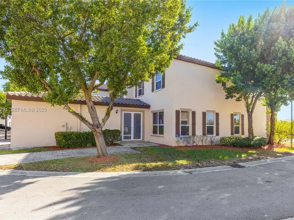 16789 SW 96th St, Miami, FL 33196