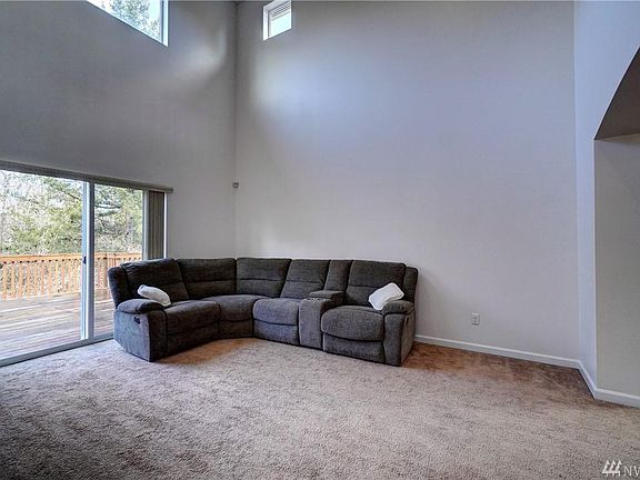 4th image of 18426 11th Avenue Ct E