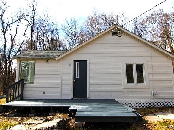 2nd image of 71 Miller Rd #5