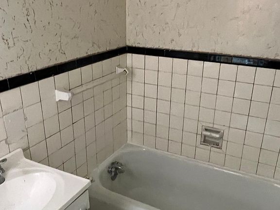 5th image of 1430 Hamilton Ave
