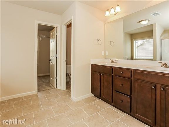 07-MasterBath-md