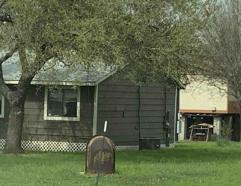 521 Quail Ln, Floresville, TX 78114 Zillow