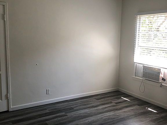 5th image of 623 E Providencia Ave APT D
