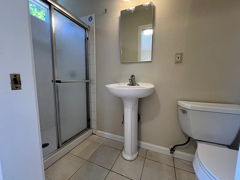 273 Staples Ave — Photo 19