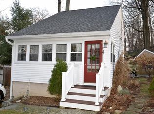 15 Lakeview Trl, Danbury, CT 06811