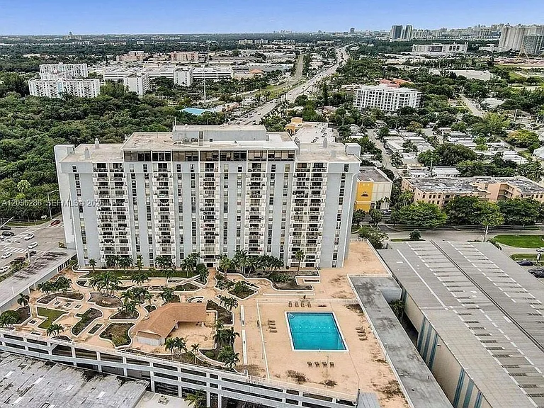13499 Biscayne Blvd #1407 — Photo 20