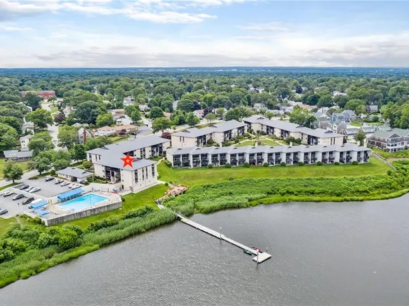 400 Narragansett Pkwy #4-SC, Warwick, RI 02888