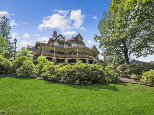 33 Edgemere Ave, Mount Arlington Boro, NJ 07856