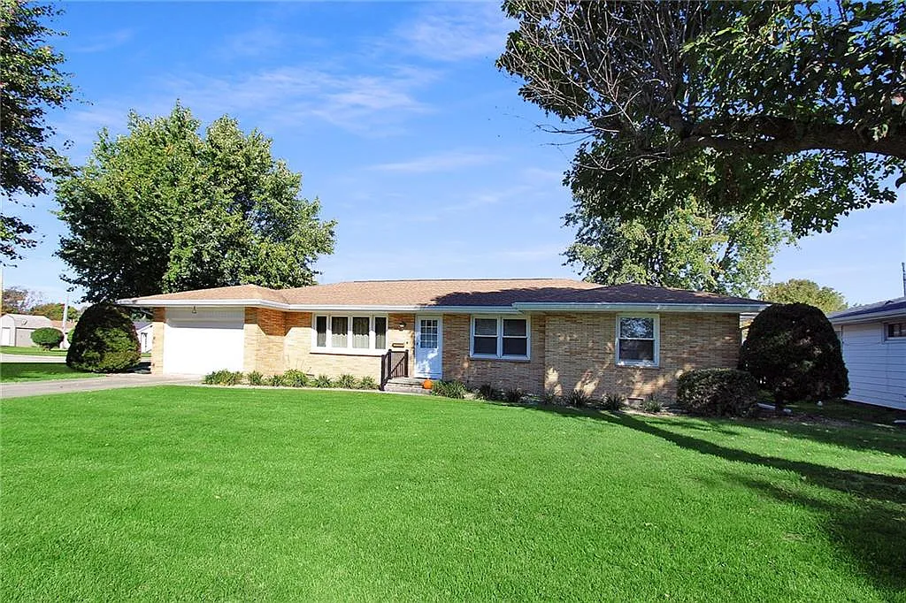 1116 Annis Ave photo 1