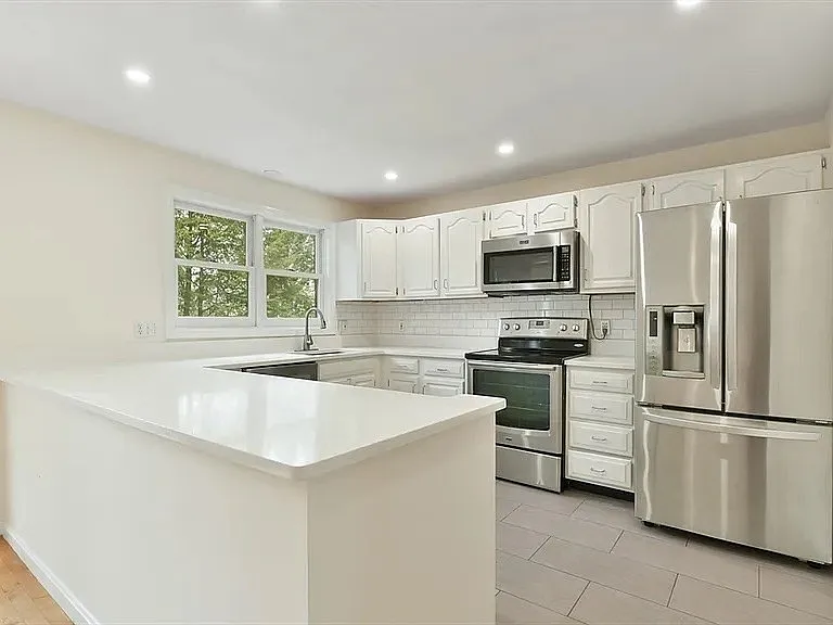 1045 Washington St #2 — Photo 9