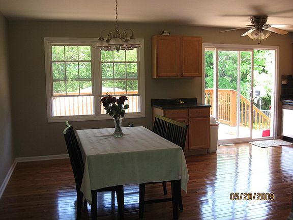 Dining Room 10' x 13'