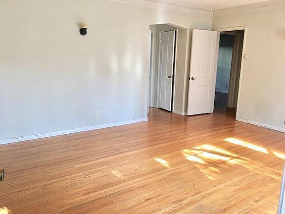 3rd image of 4408 Price St #Sqg3j64tw