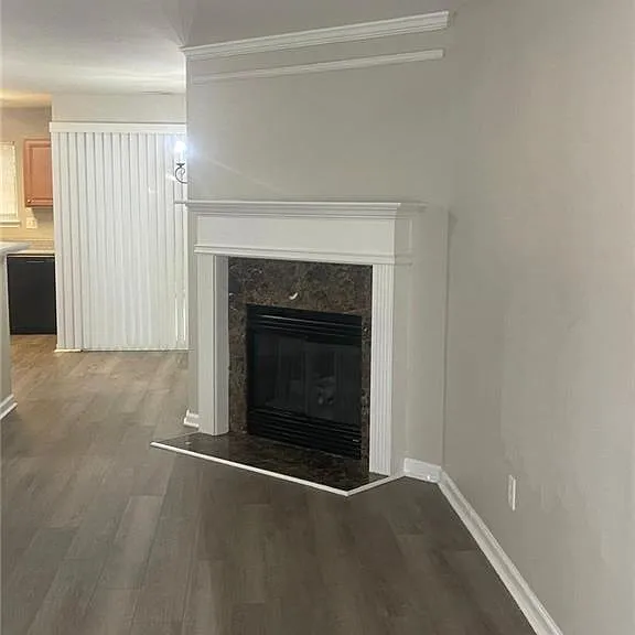 1736 Devon Dr SW — Photo 3