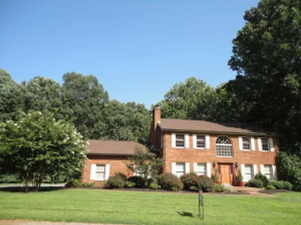 265 Cromwell Dr, Rocky Mount, VA 24151