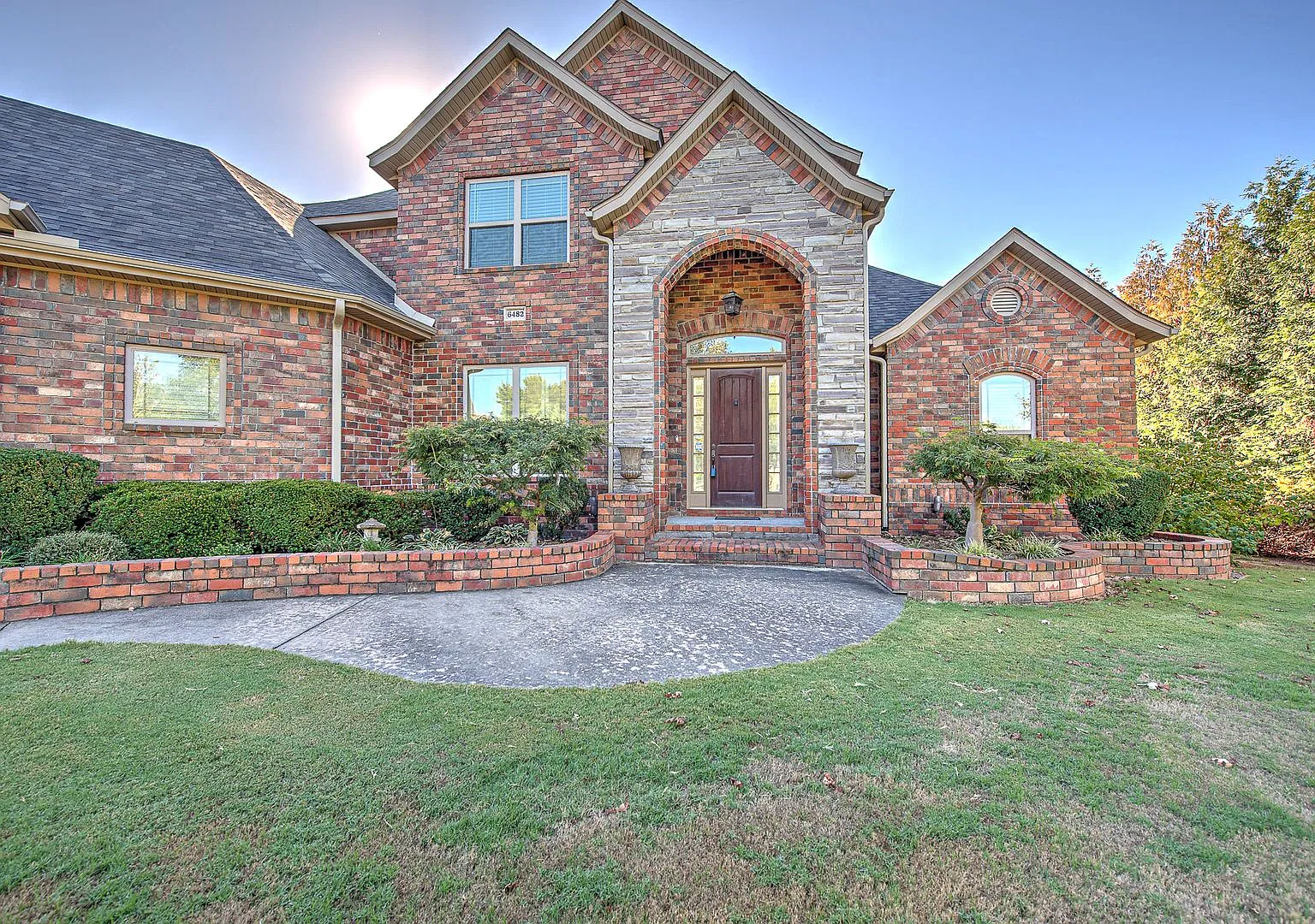 Fully Furnished 5-Bedroom Home with Office, Pool & 2.23 Acres — Photo 4