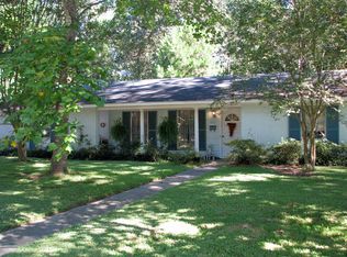 952 Briarfield Rd, Jackson, MS 39211