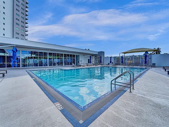 3rd image of 15051 Royal Oaks Ln APT 1004