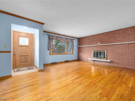 3rd image of 24827 Lake Rd