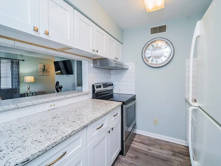 10170 Beach Dr SW — Photo 8