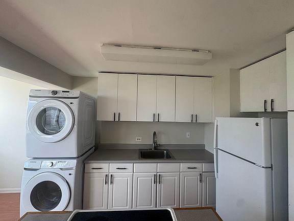 5th image of 818 S King St APT 705