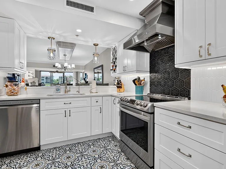 2401 Marina Isle Way #105 — Photo 9