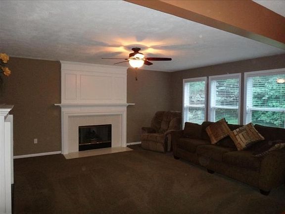 3rd image of 7015 Concolor Dr NE