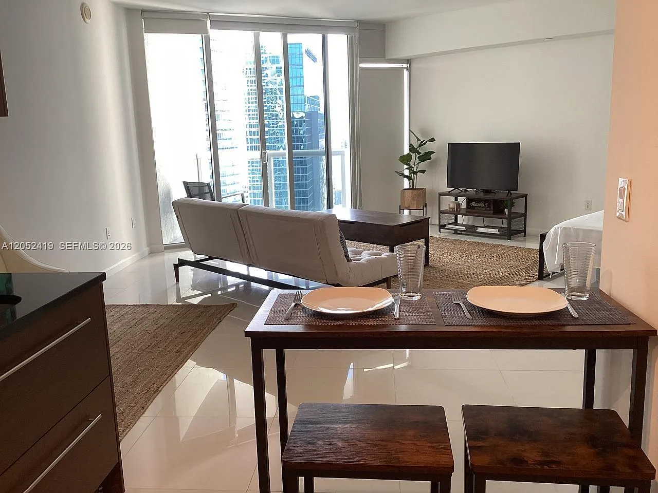 Iconbrickell Condo No 1 — Photo 4