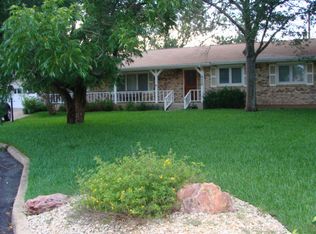412 Candlelight Cir, Fredericksburg, TX 78624